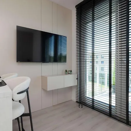 Appartement Modern In With Parking And Balcony By Renters *