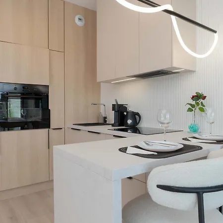 Modern In With Parking And Balcony By Renters Appartement Gdańsk