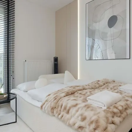 Modern In With Parking And Balcony By Renters Appartement Gdańsk